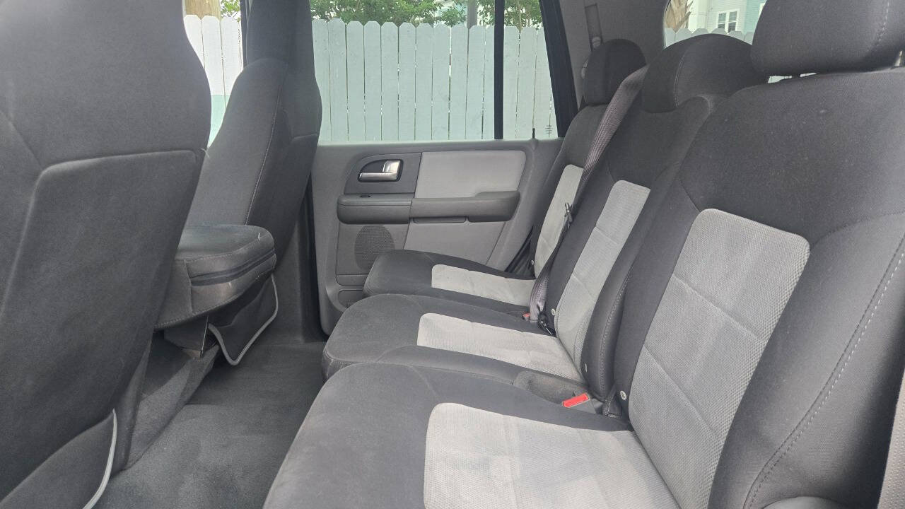 Used 2004 Ford Expedition XLS AWD/4WD image 7