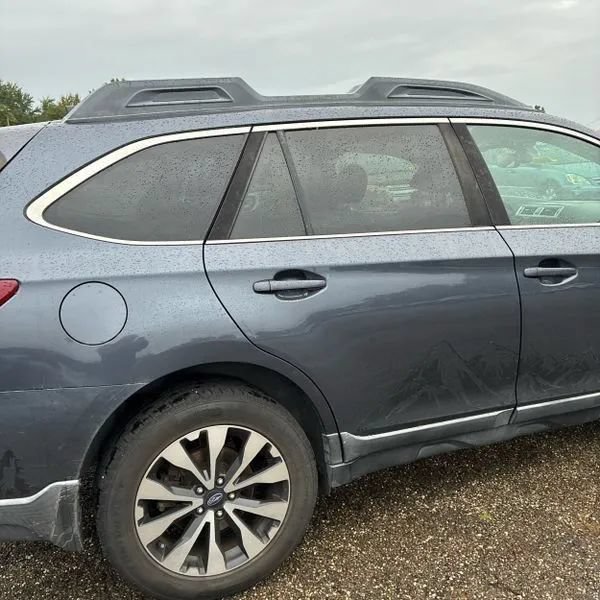 Used 2017 Subaru Outback 2.5i Limited AWD/4WD image 9