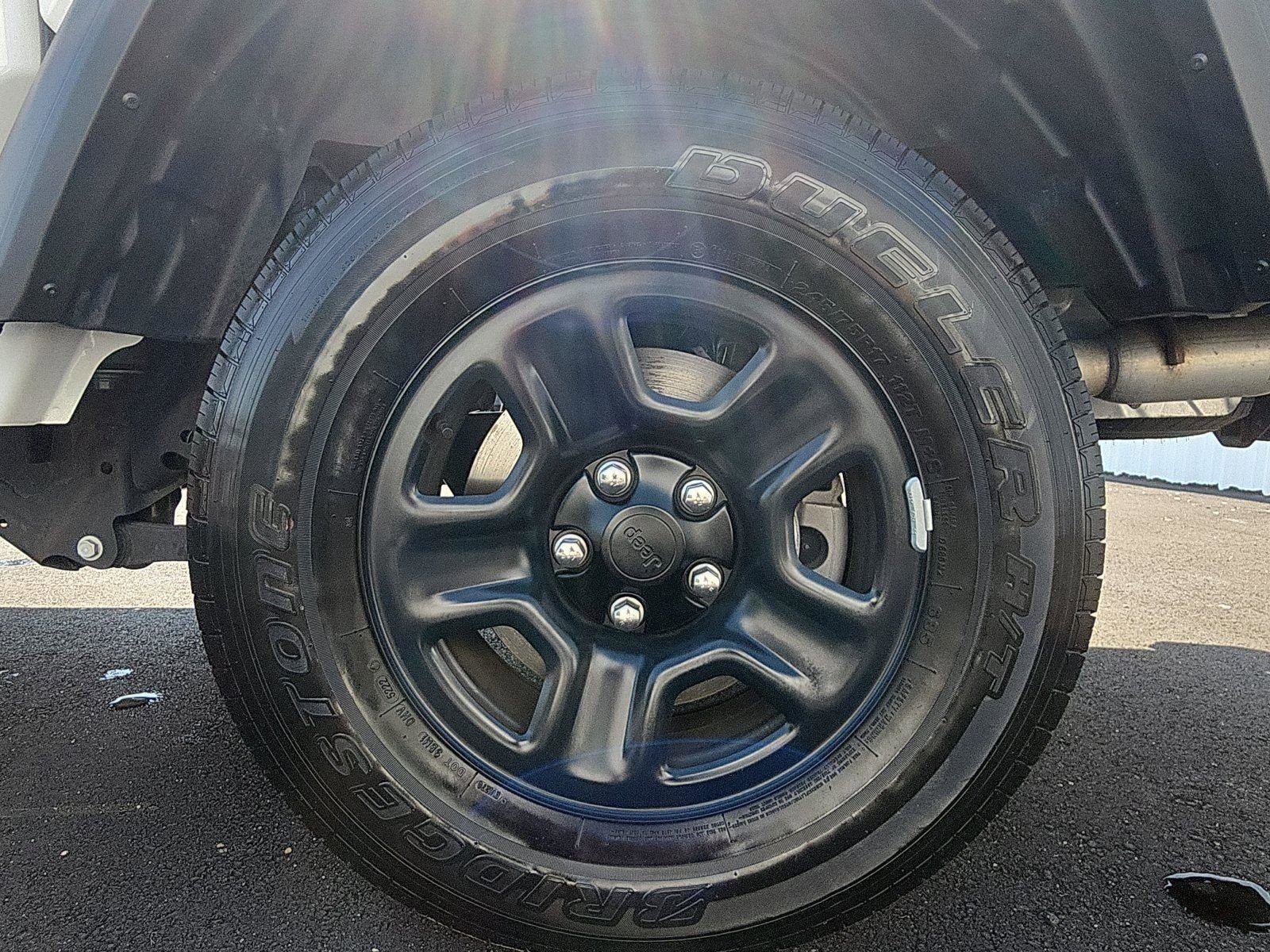 Used 2023 Jeep Gladiator Sport w/ Trailer Tow Package image 9