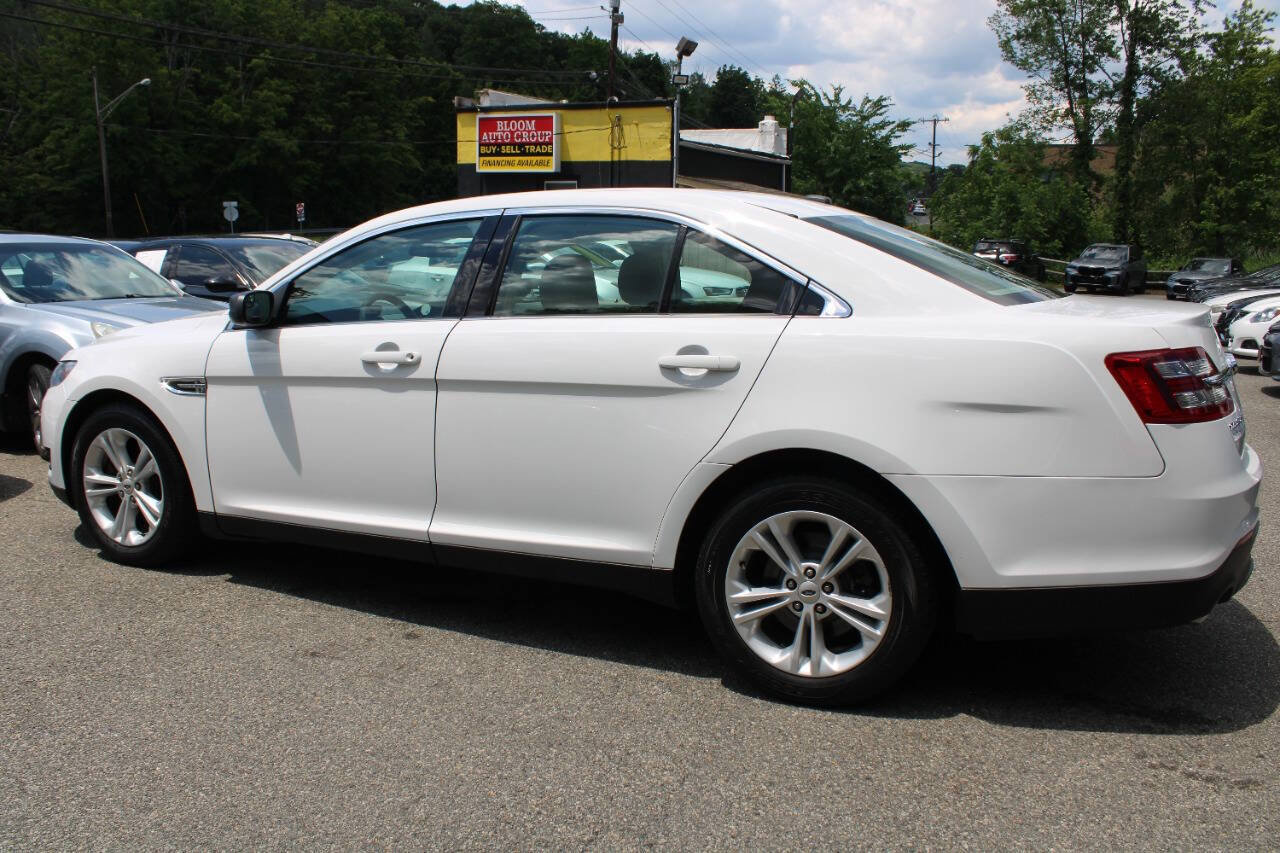 Used 2018 Ford Taurus SE FWD image 11
