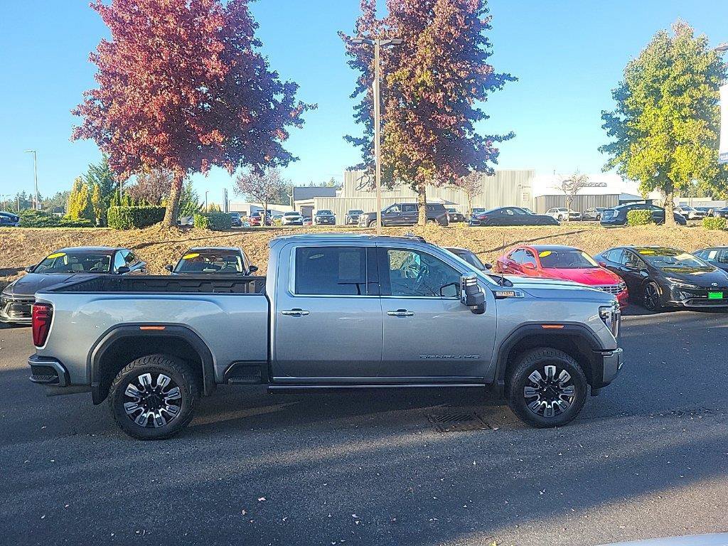 Used 2024 GMC Sierra 3500 Denali w/ Denali Reserve Package AWD/4WD image 9