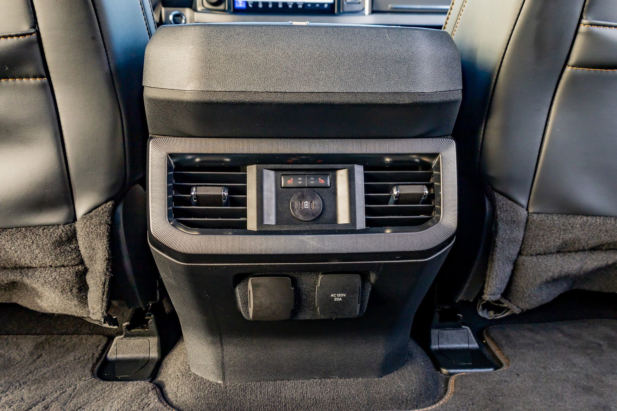 Used 2024 Ford F350 Platinum image 32