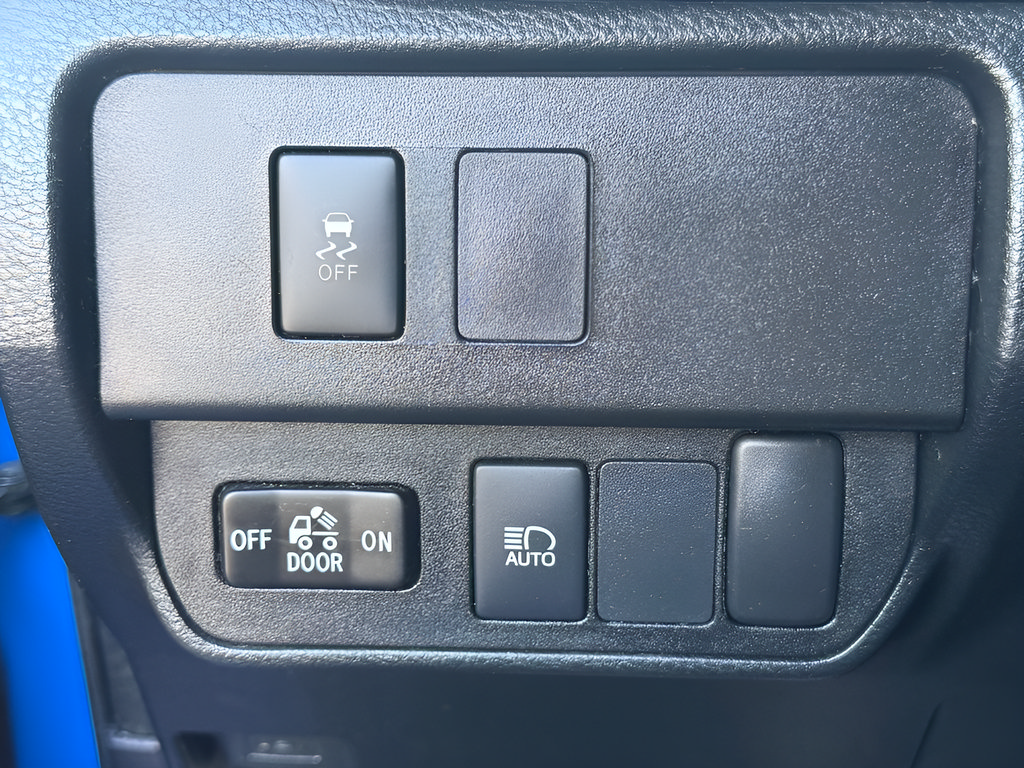 Used 2021 Toyota Tacoma SR5 RWD image 25