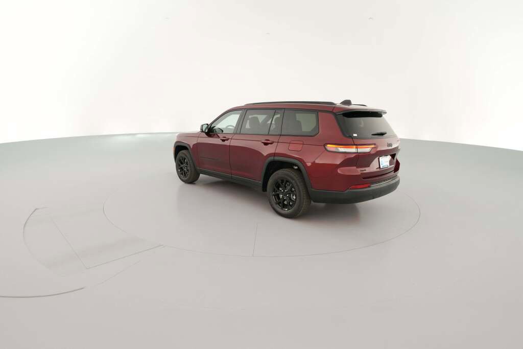 New 2025 Jeep Grand Cherokee L Altitude image 8