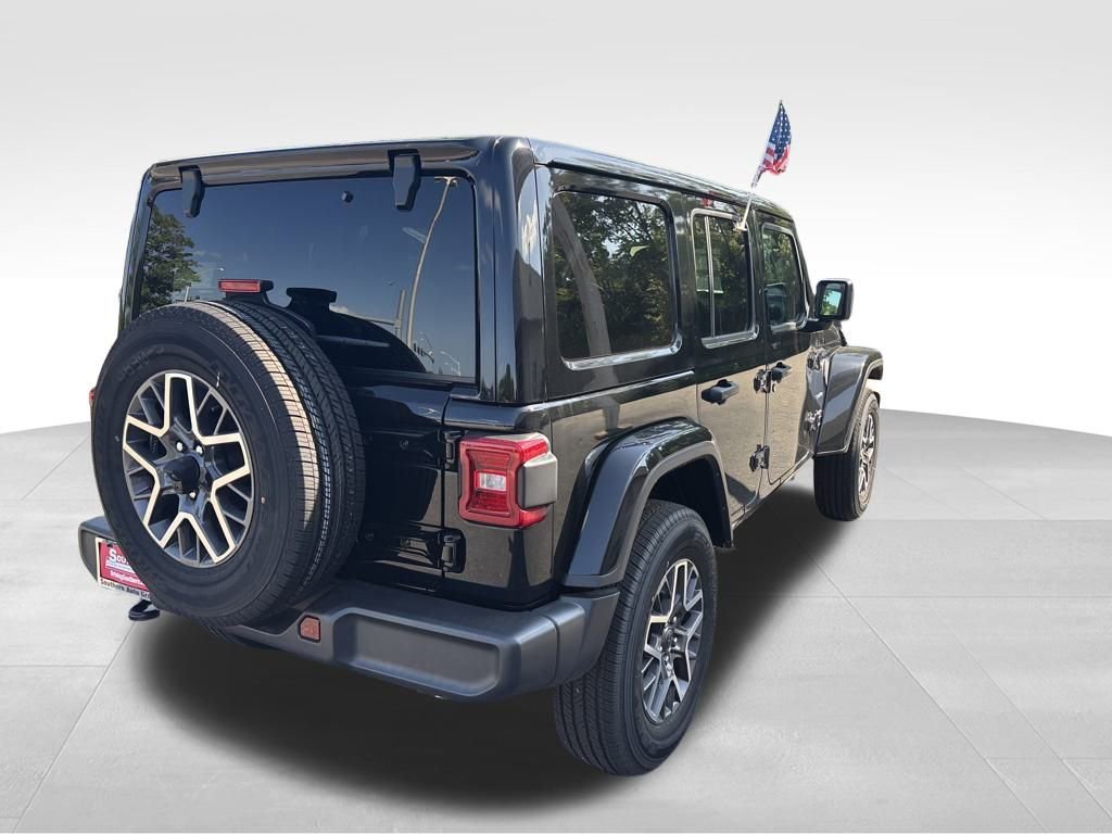 Used 2024 Jeep Wrangler Sahara image 9