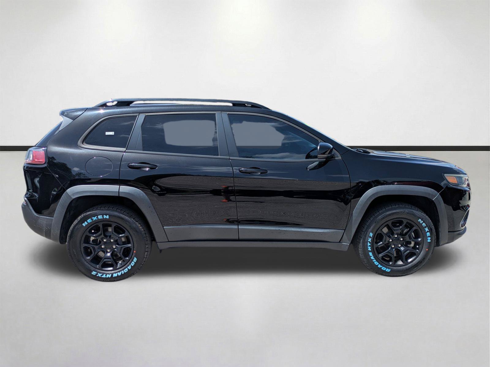 Used 2022 Jeep Cherokee Latitude w/ Sun & Sound Group AWD/4WD image 4