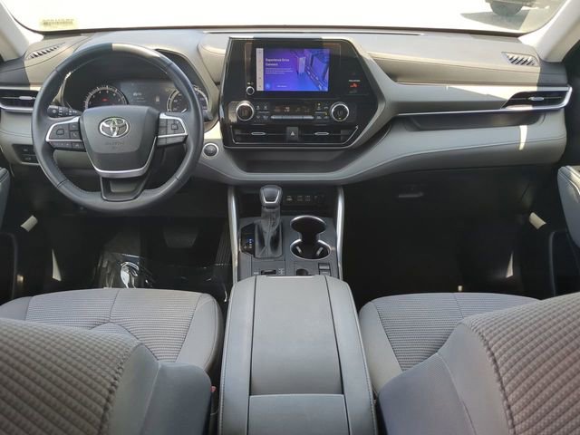 Certified 2024 Toyota Highlander LE image 15