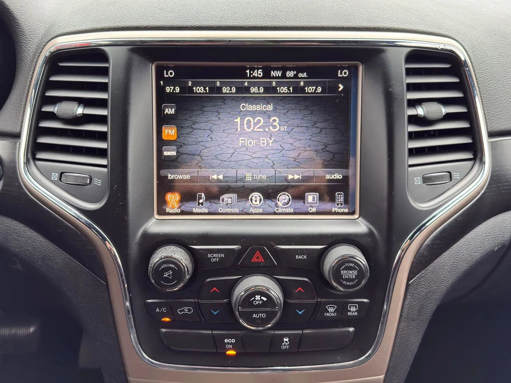 Used 2014 Jeep Grand Cherokee Laredo w/ 18" Wheel & 8.4" Radio Group image 26