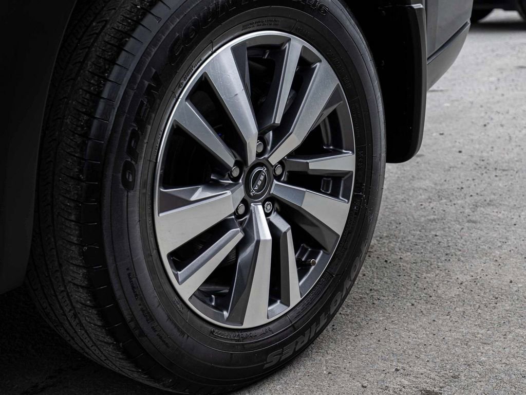 Used 2023 Nissan Pathfinder SL AWD/4WD image 8