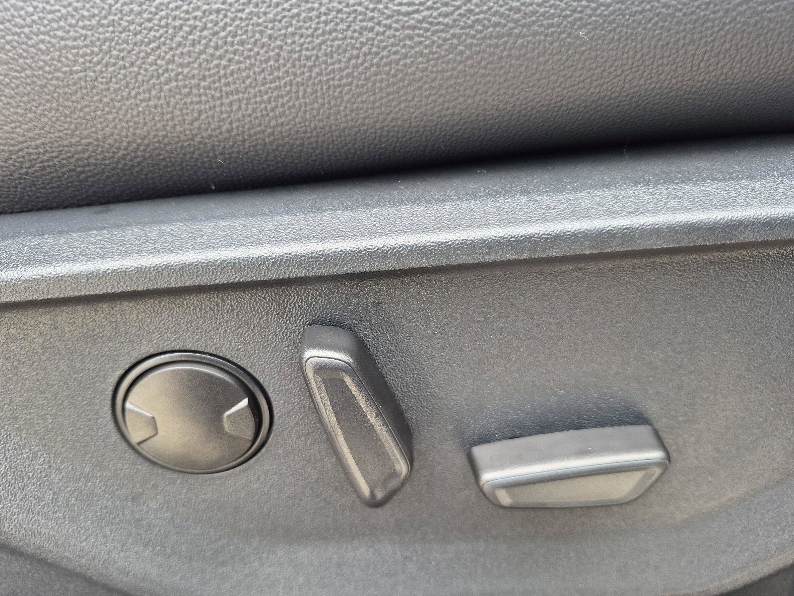 New 2025 Ford F150 Lariat w/ Equipment Group 501A Mid image 28