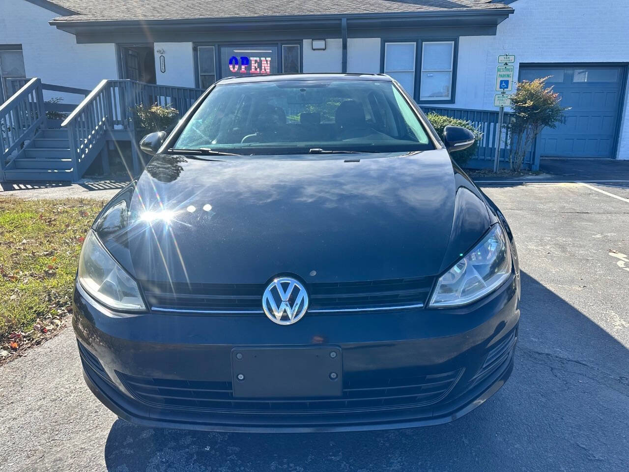 Used 2015 Volkswagen Golf S image 3