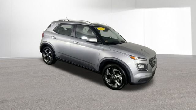 Used 2025 Hyundai Venue SEL image 2