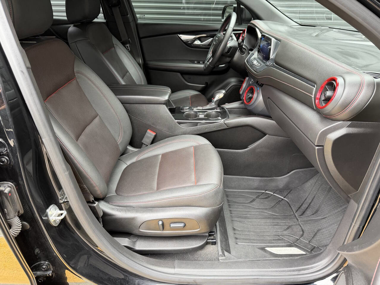Used 2022 Chevrolet Blazer RS AWD/4WD image 19