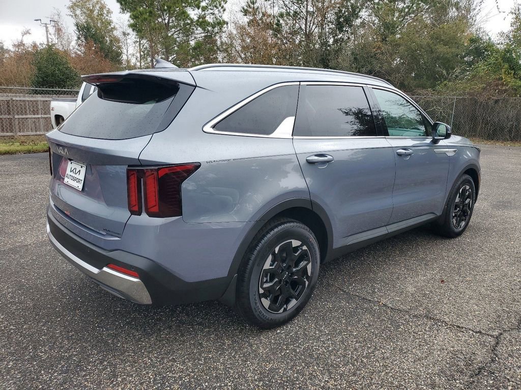 Used 2025 Kia Sorento S w/ Panoramic Sunroof Package FWD image 4