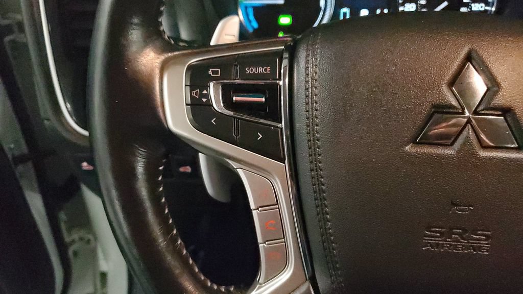 Used 2018 Mitsubishi Outlander GT AWD/4WD image 32