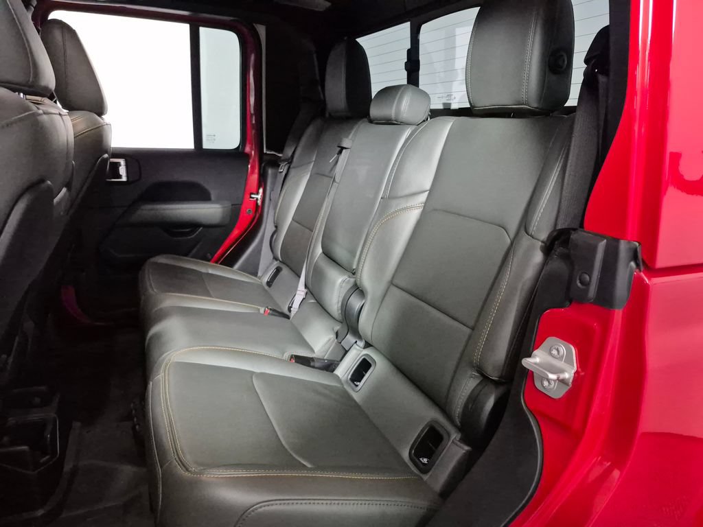 Used 2024 Jeep Gladiator Mojave AWD/4WD image 24