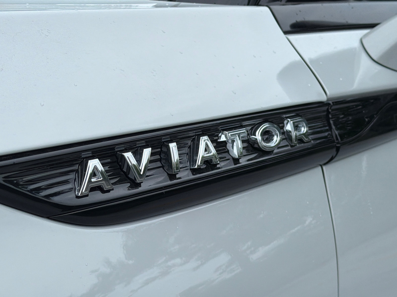 New 2027 Lincoln Aviator AWD w/ Jet Appearance Package image 15