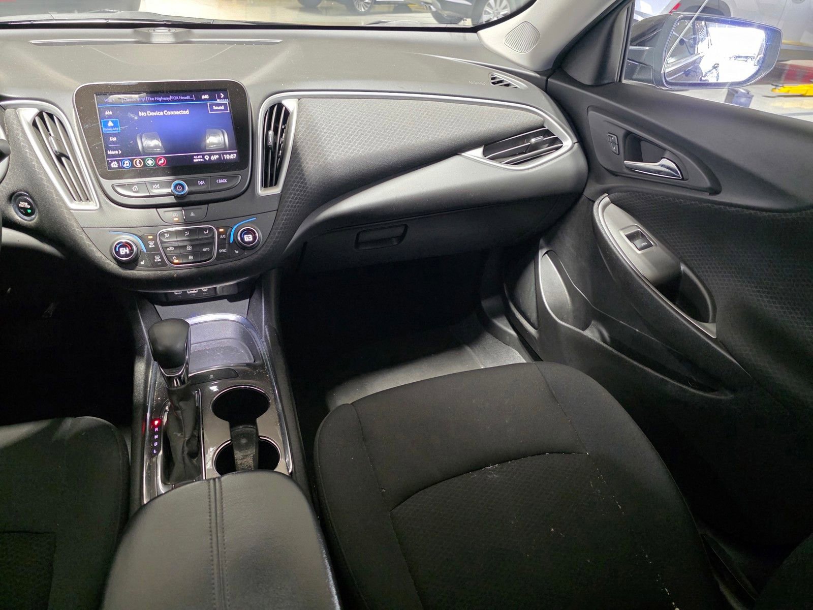 Used 2023 Chevrolet Malibu LT image 11