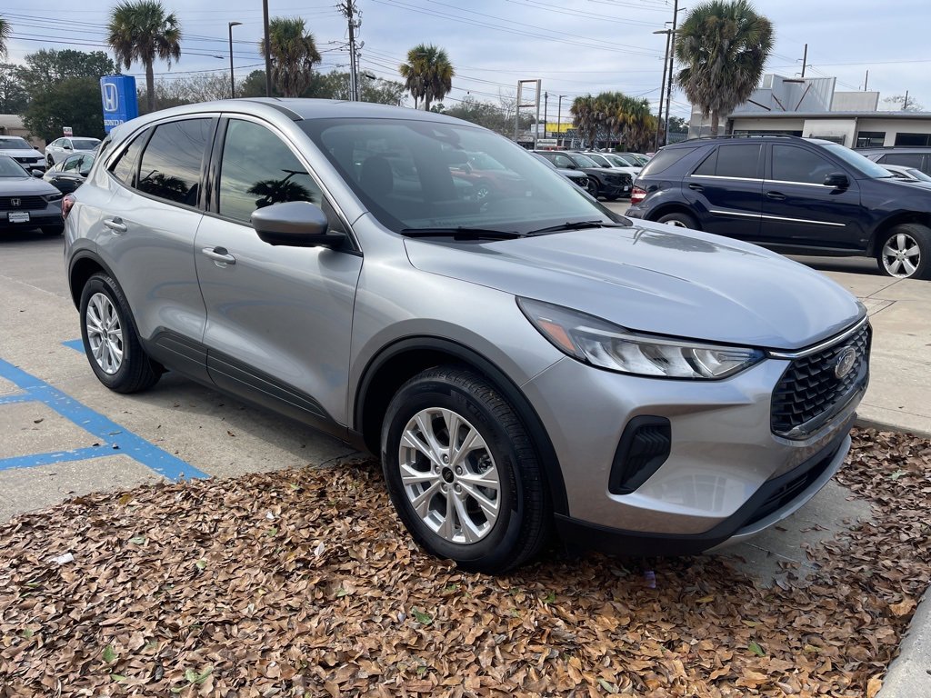 Used 2024 Ford Escape Active w/ Tech Pack #2 image 3