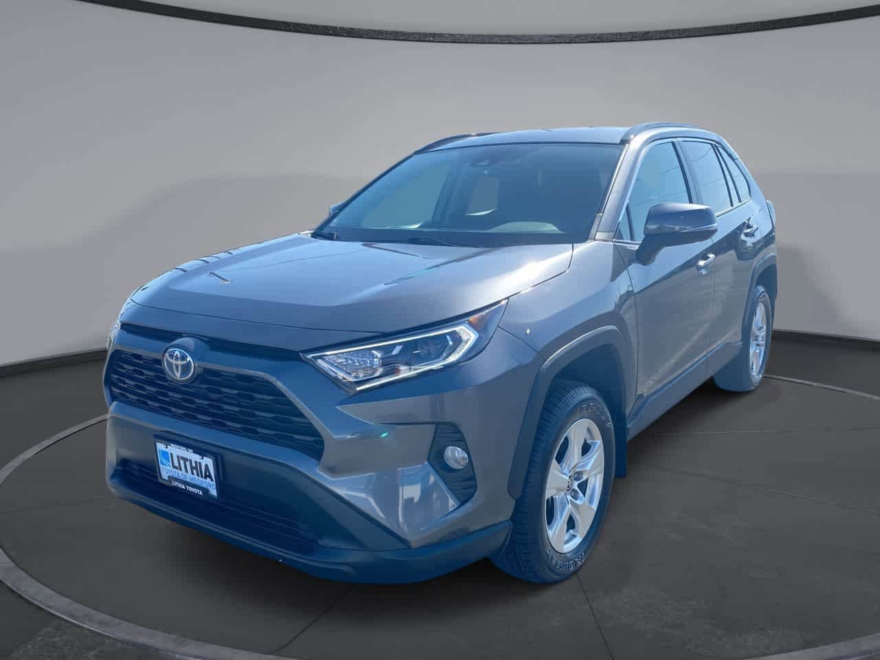 Used 2021 Toyota RAV4 XLE AWD/4WD image 1