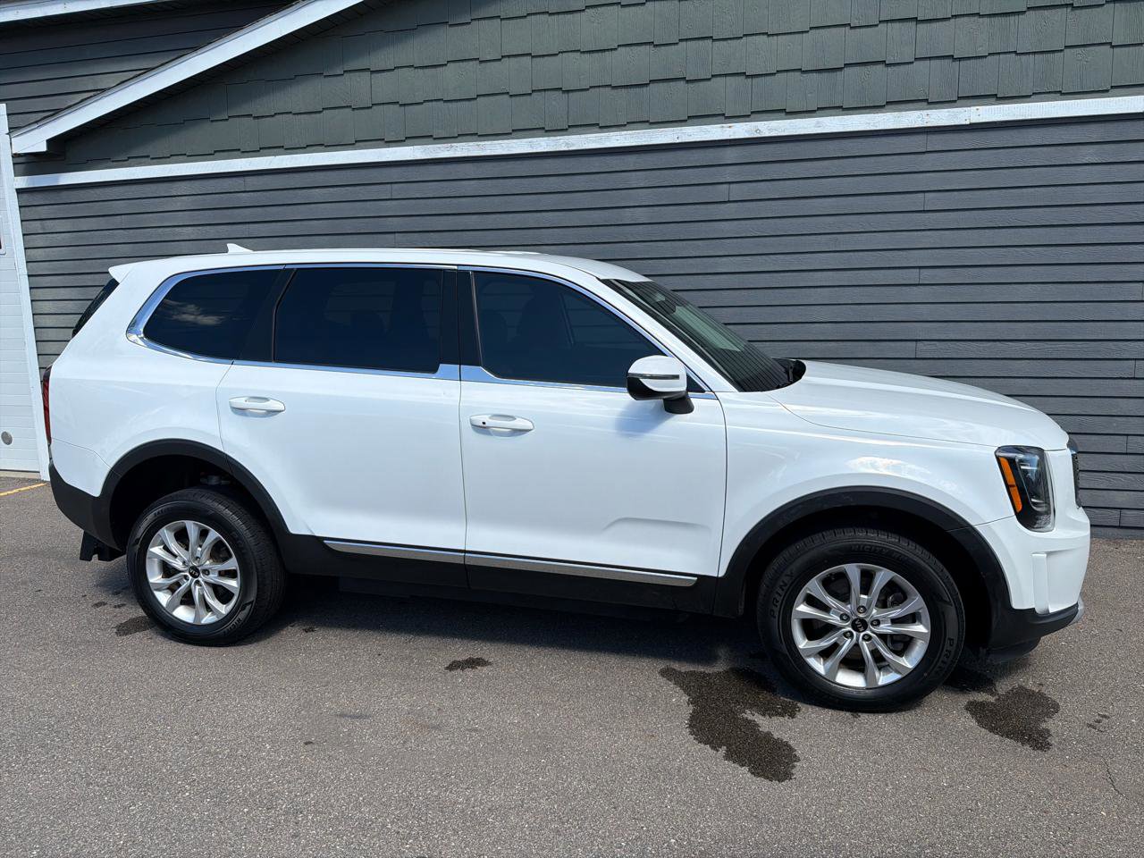 Used 2020 Kia Telluride LX FWD image 9