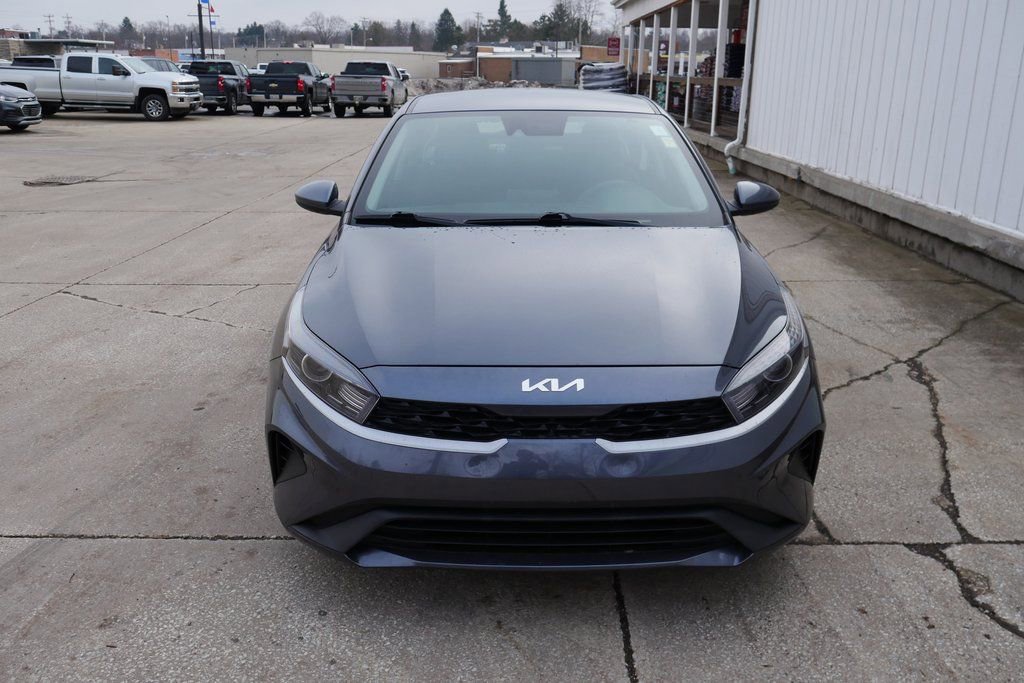 Used 2022 Kia Forte LXS image 3