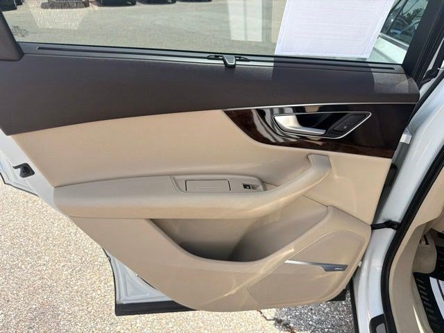 Used 2018 Audi Q7 3.0T Prestige AWD/4WD image 16