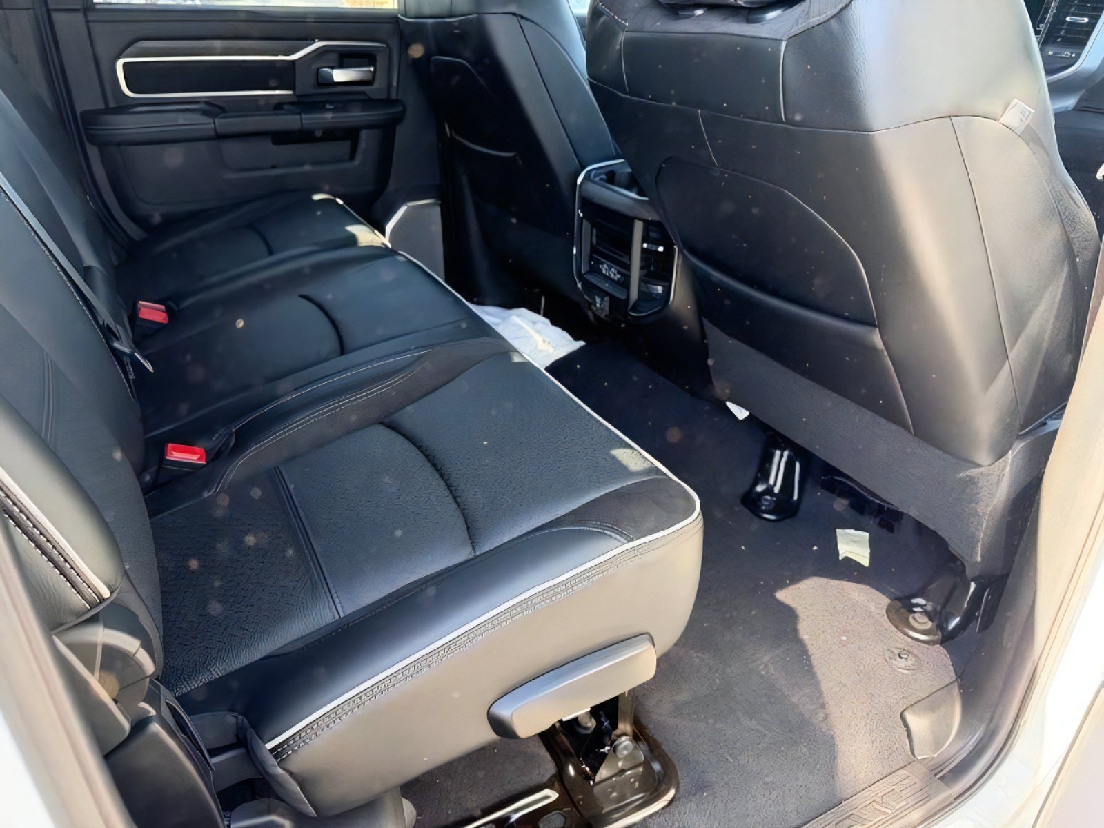 New 2026 RAM 2500 Laramie AWD/4WD image 12