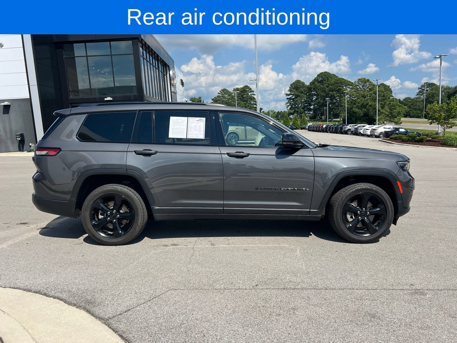 Used 2021 Jeep Grand Cherokee L Laredo RWD image 5
