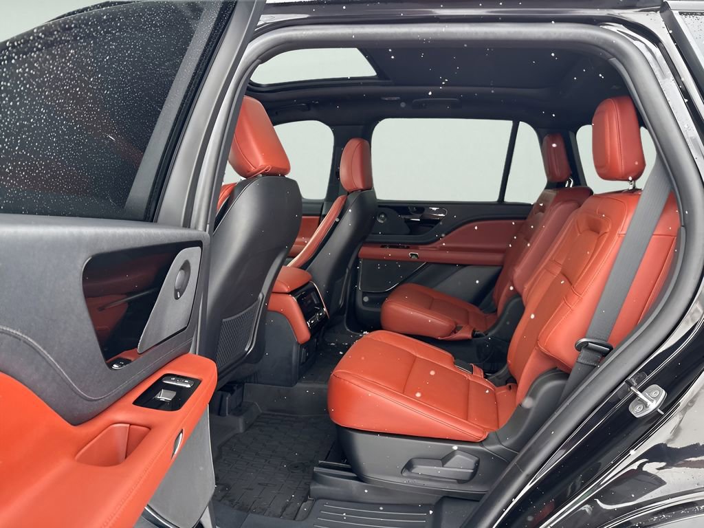 Used 2025 Lincoln Aviator Reserve w/ Jet Appearance Package image 23