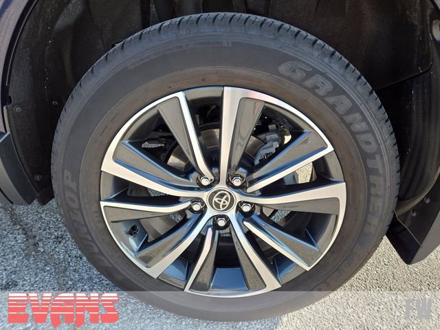 Certified 2023 Toyota Venza LE image 23