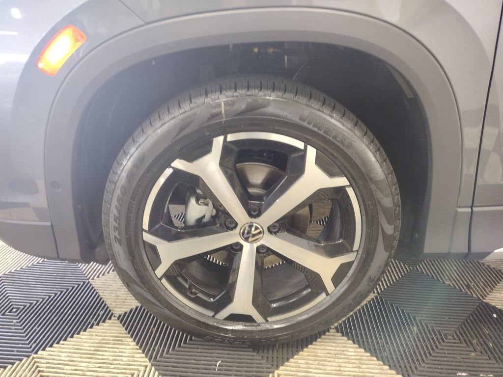 New 2025 Volkswagen Tiguan SE image 5