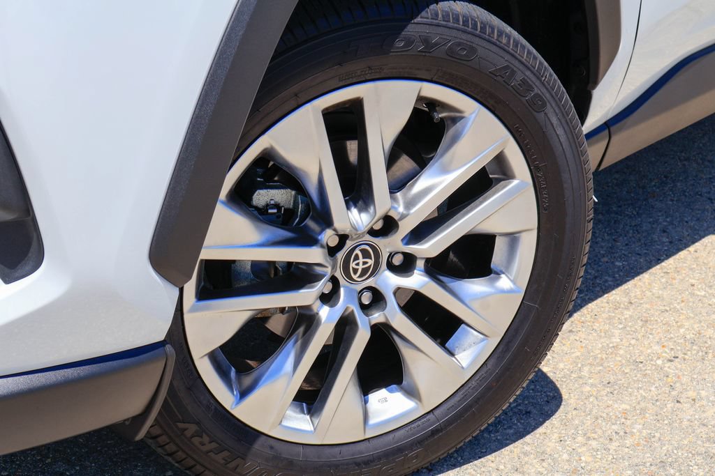 Used 2025 Toyota RAV4 XLE Premium AWD/4WD image 29