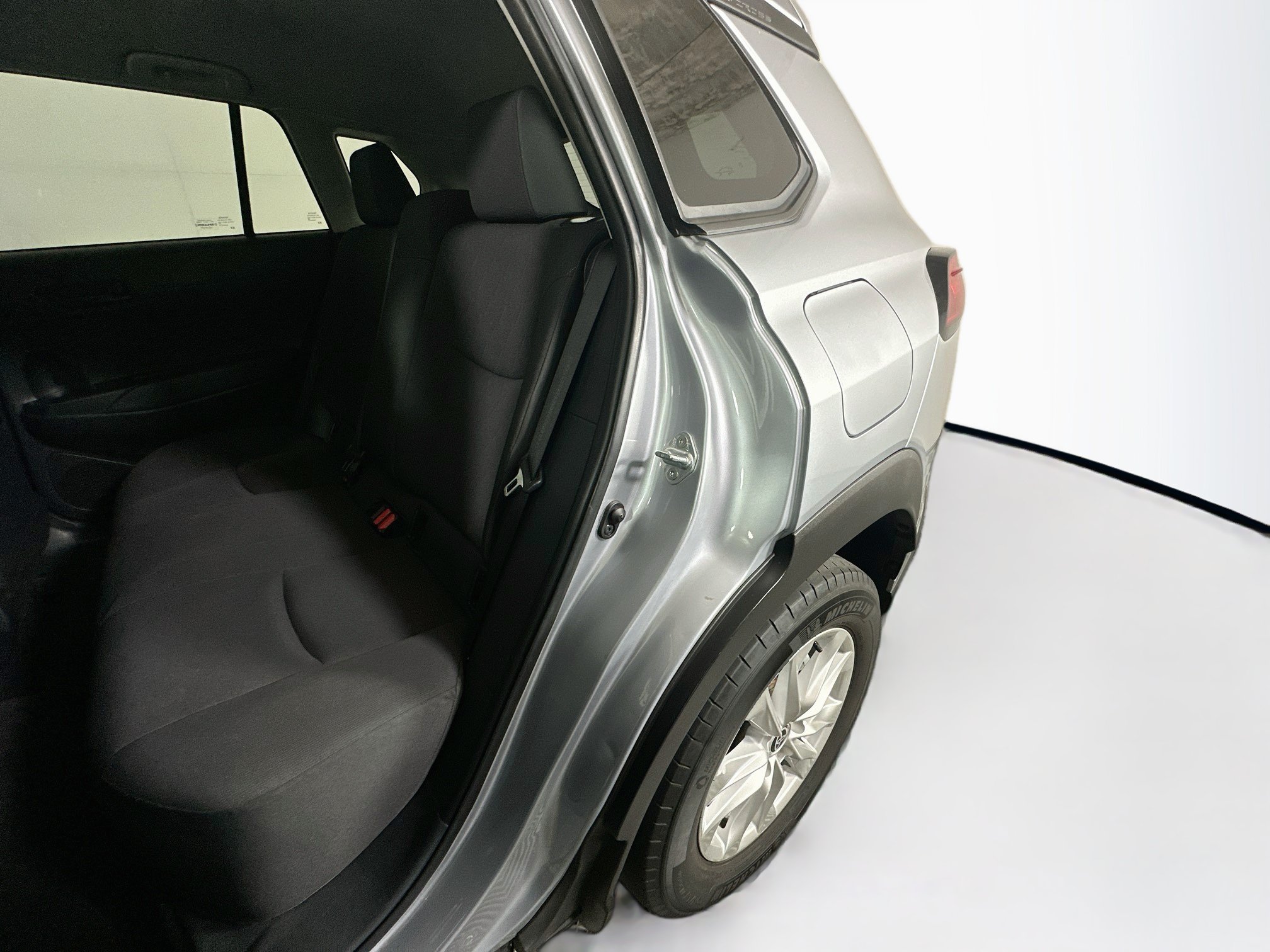 Used 2022 Toyota Corolla Cross LE FWD image 26
