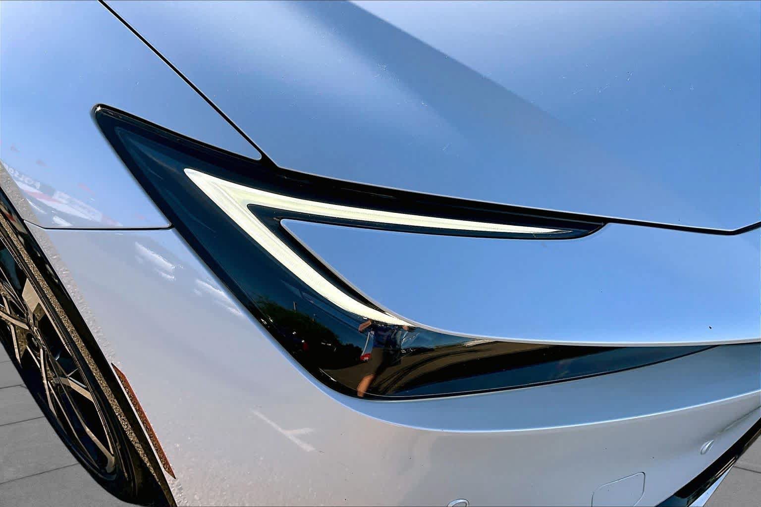 Used 2023 Toyota Prius Prime Premium FWD image 27