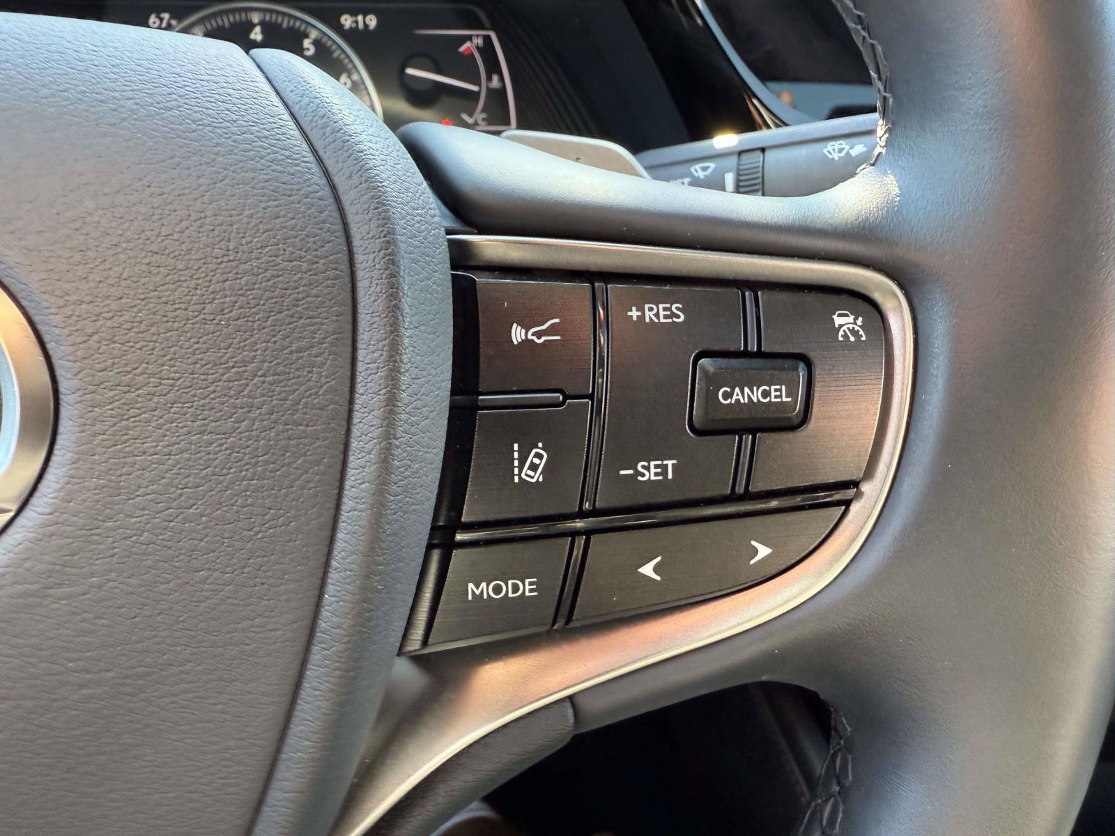 Used 2025 Lexus ES 350 w/ Premium Package FWD image 21