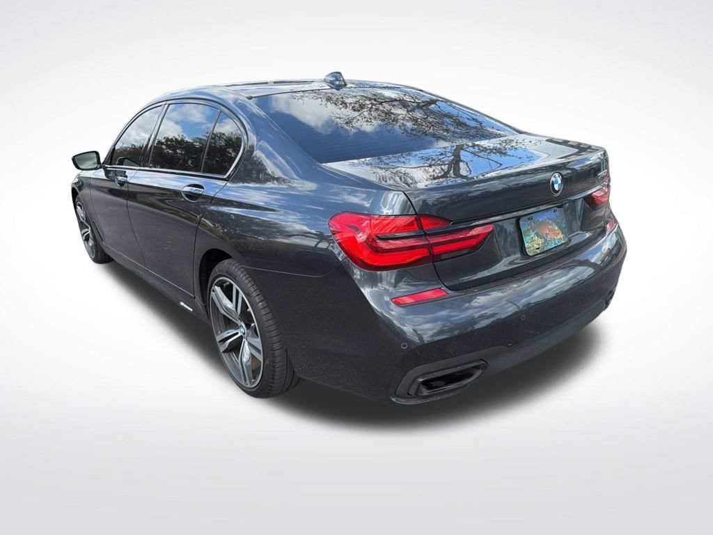 Used 2019 BMW 750i w/ Executive Package image 6