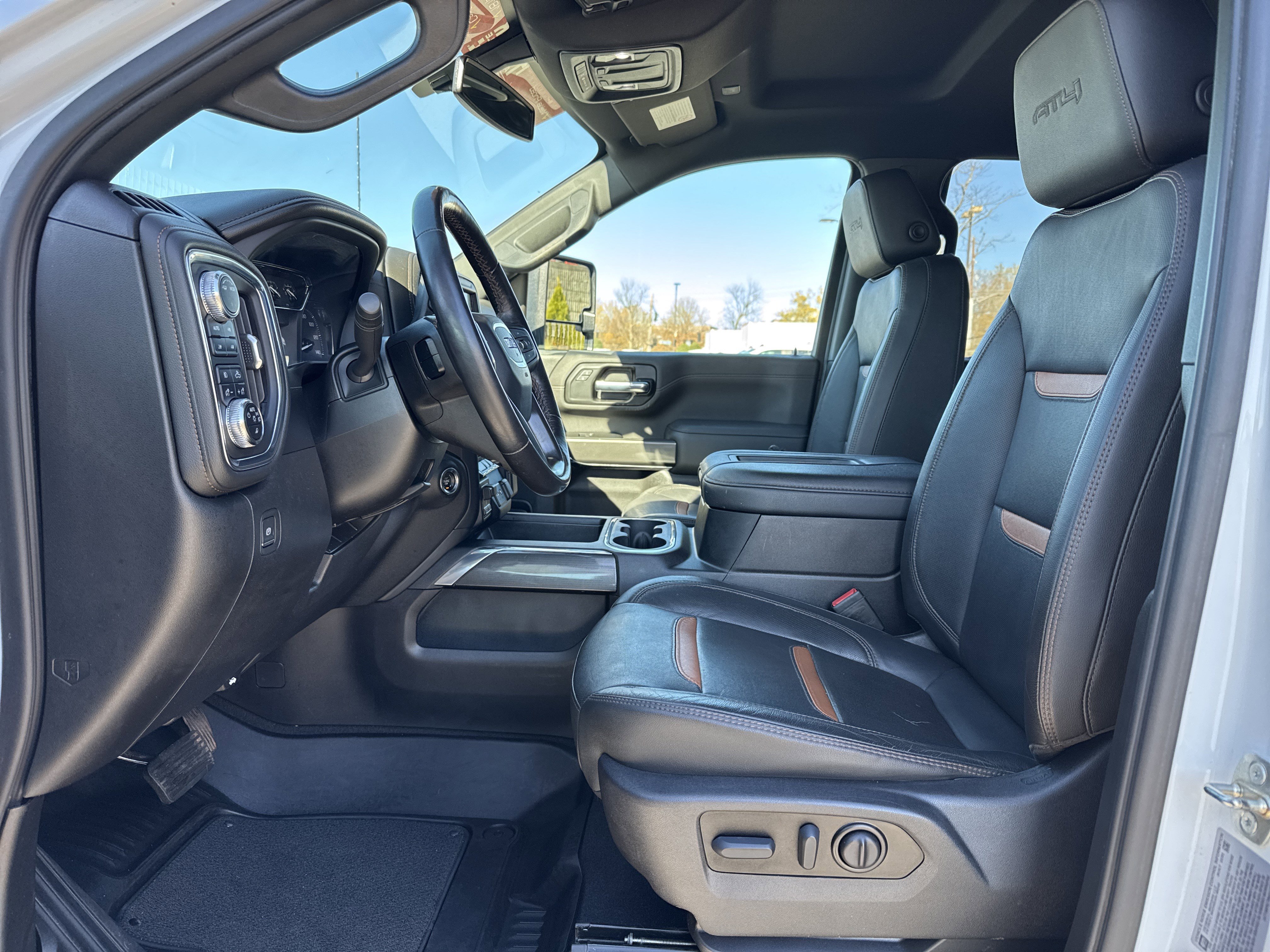 Used 2022 GMC Sierra 2500 AT4 w/ Gooseneck/5TH Wheel Package image 16