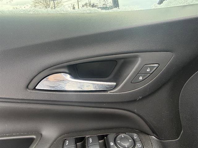 Used 2023 Chevrolet Equinox LT image 29