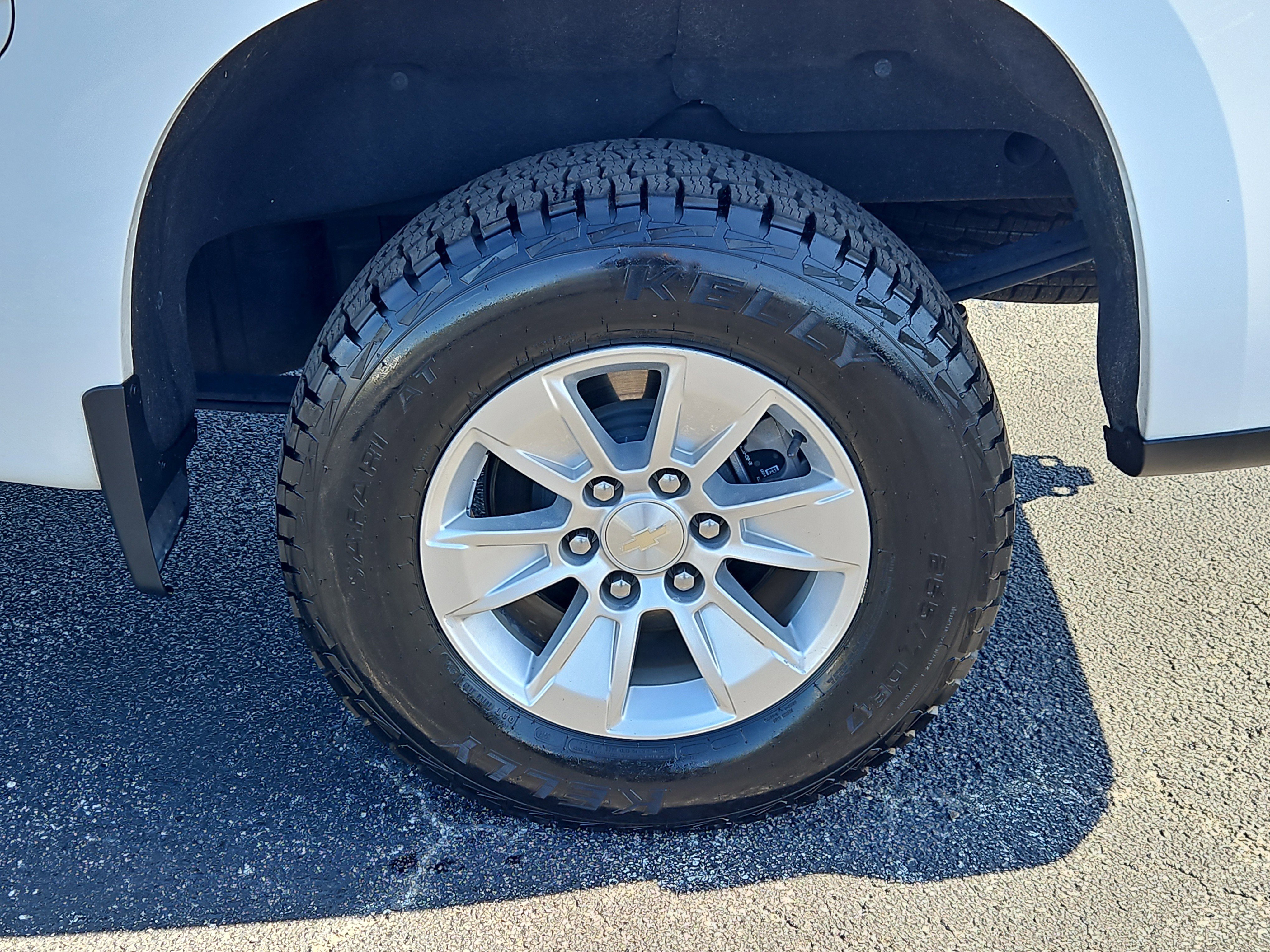 Used 2023 Chevrolet Silverado 1500 LT w/ Protection Package RWD image 5