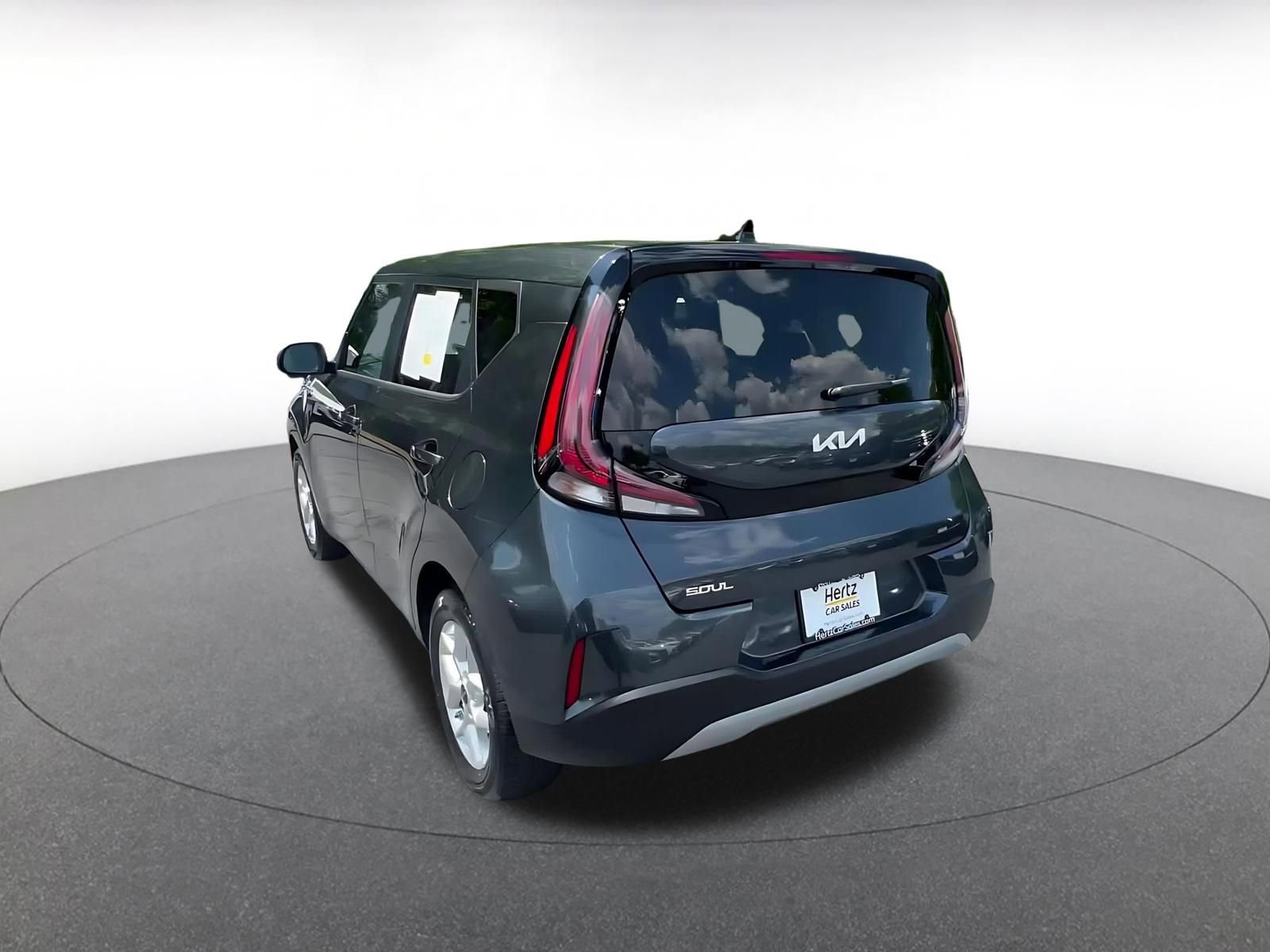 Used 2025 Kia Soul LX w/ LX Technology Package FWD image 11