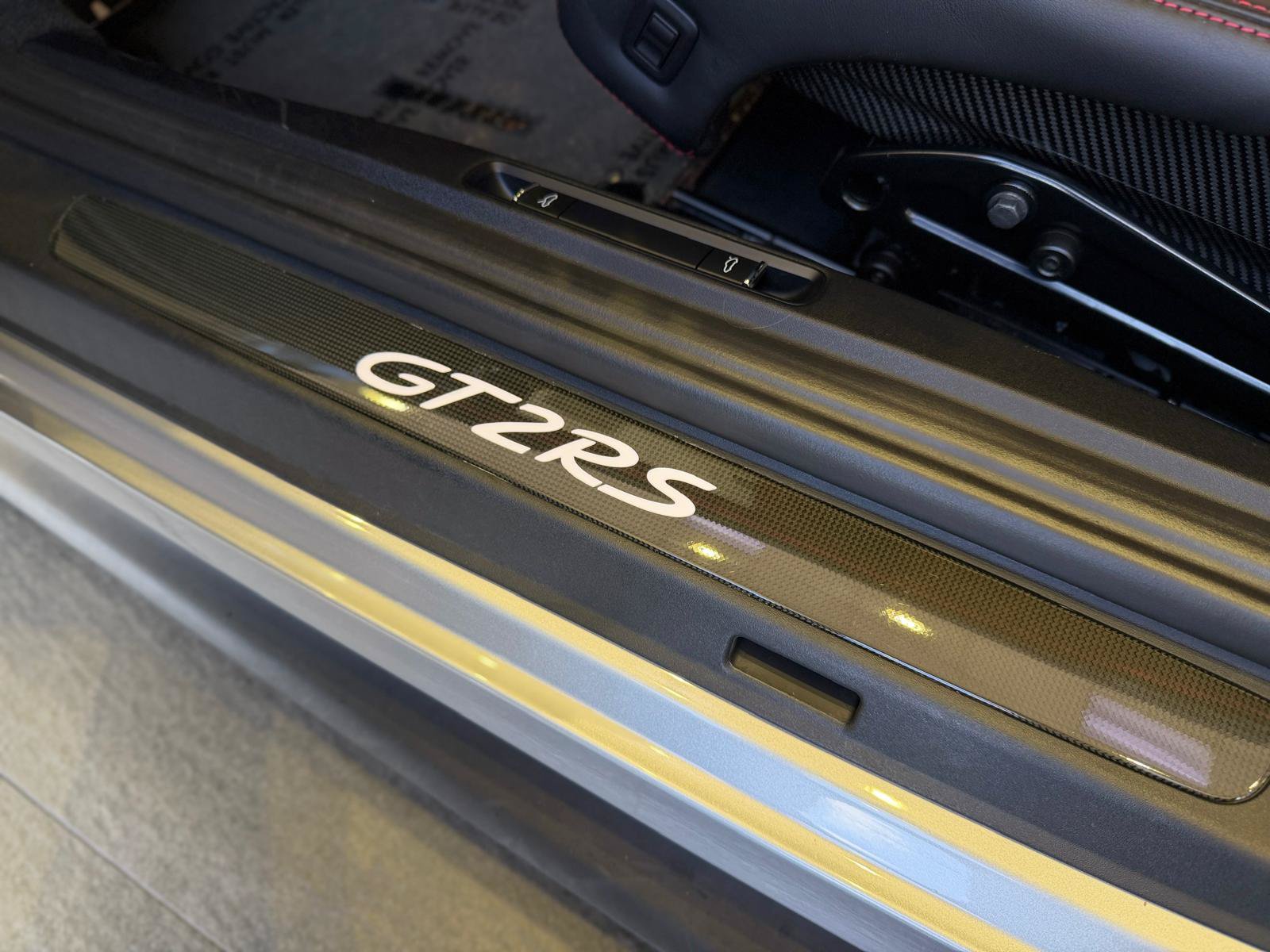 Used 2018 Porsche 911 GT2 RS RWD image 40
