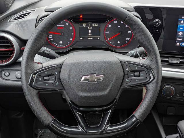 Used 2026 Chevrolet Trax RS w/ Sunroof Package FWD image 22