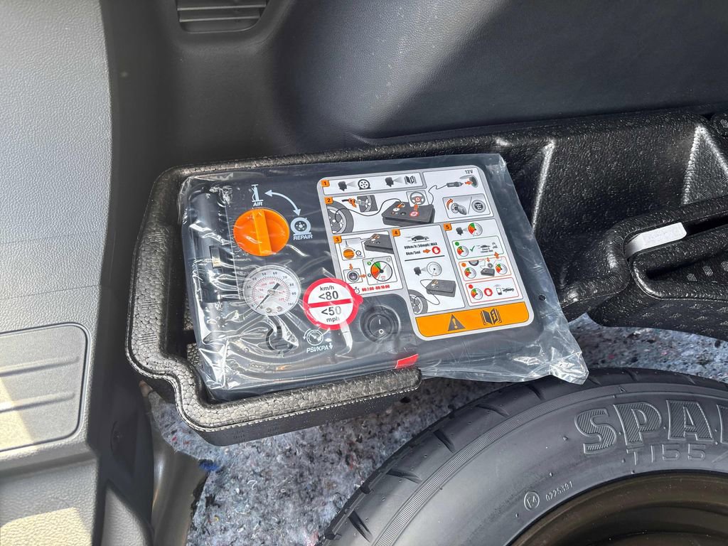 Used 2025 Ford Escape ST-Line w/ Cold Weather Package image 45