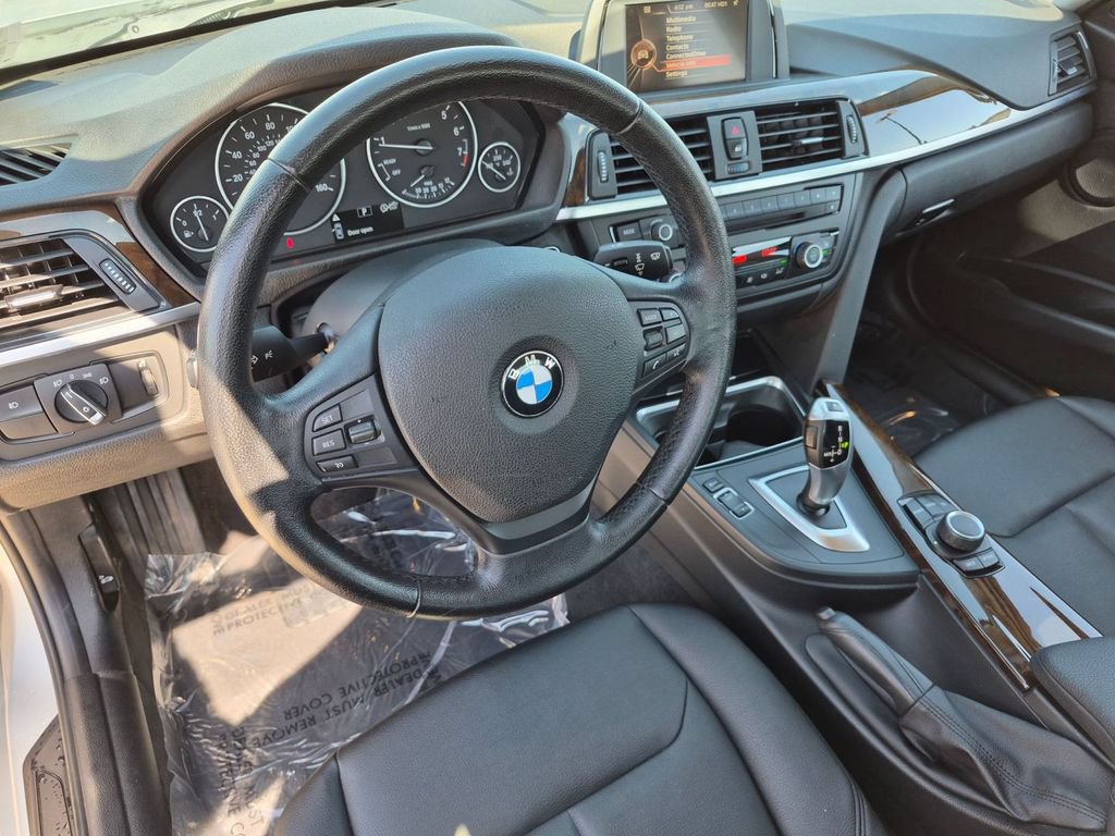Used 2015 BMW 320i xDrive Sedan AWD/4WD image 11
