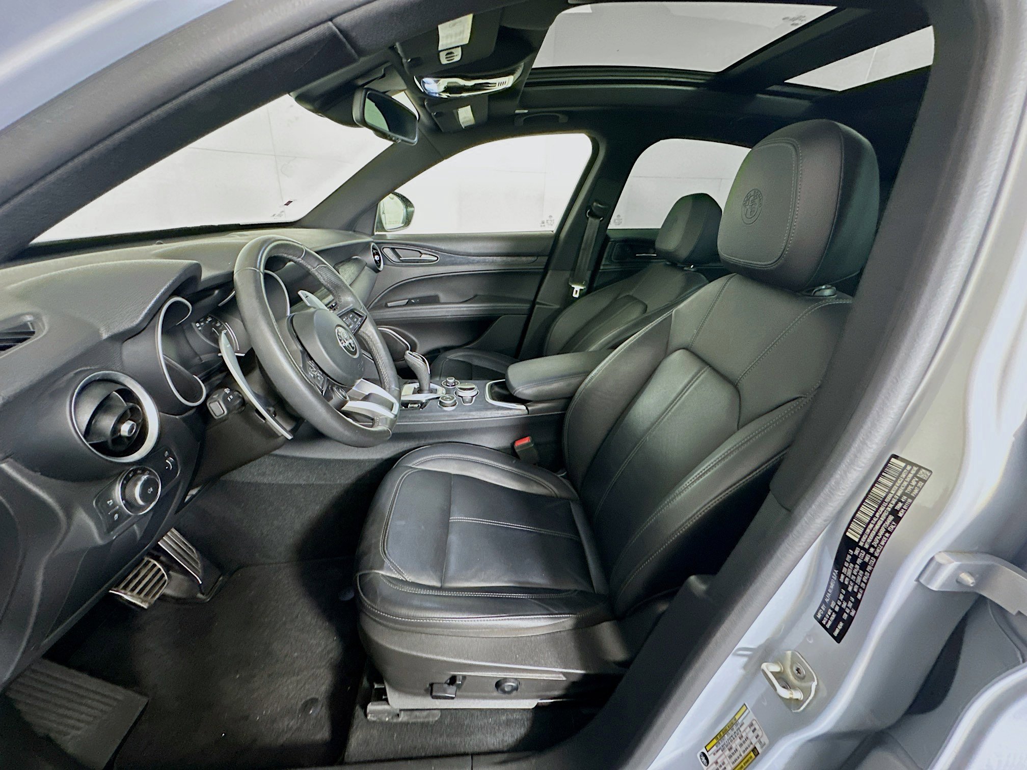 Used 2023 Alfa Romeo Stelvio Sprint RWD image 13