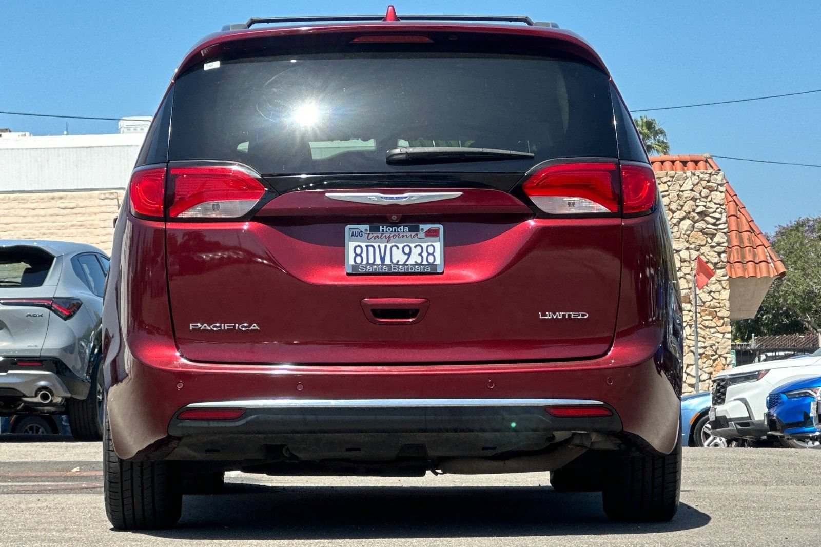 Used 2018 Chrysler Pacifica Limited FWD image 5