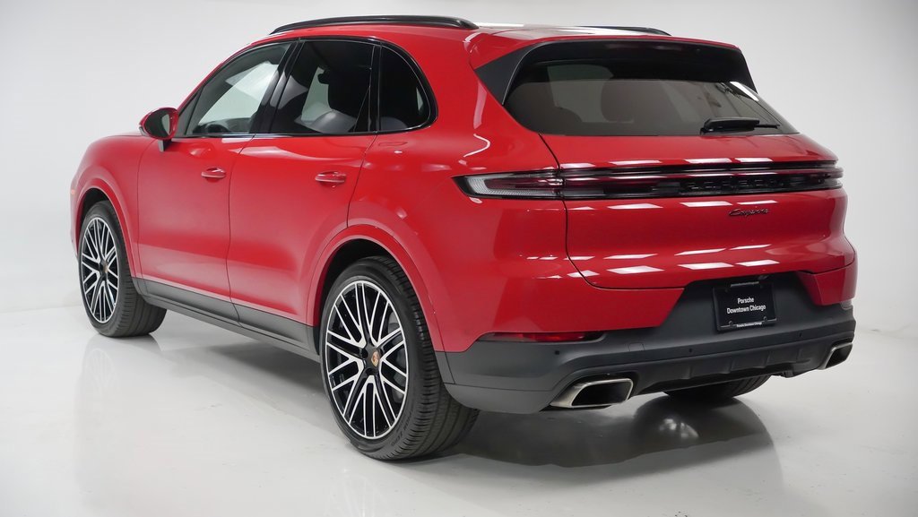 Certified 2025 Porsche Cayenne image 3