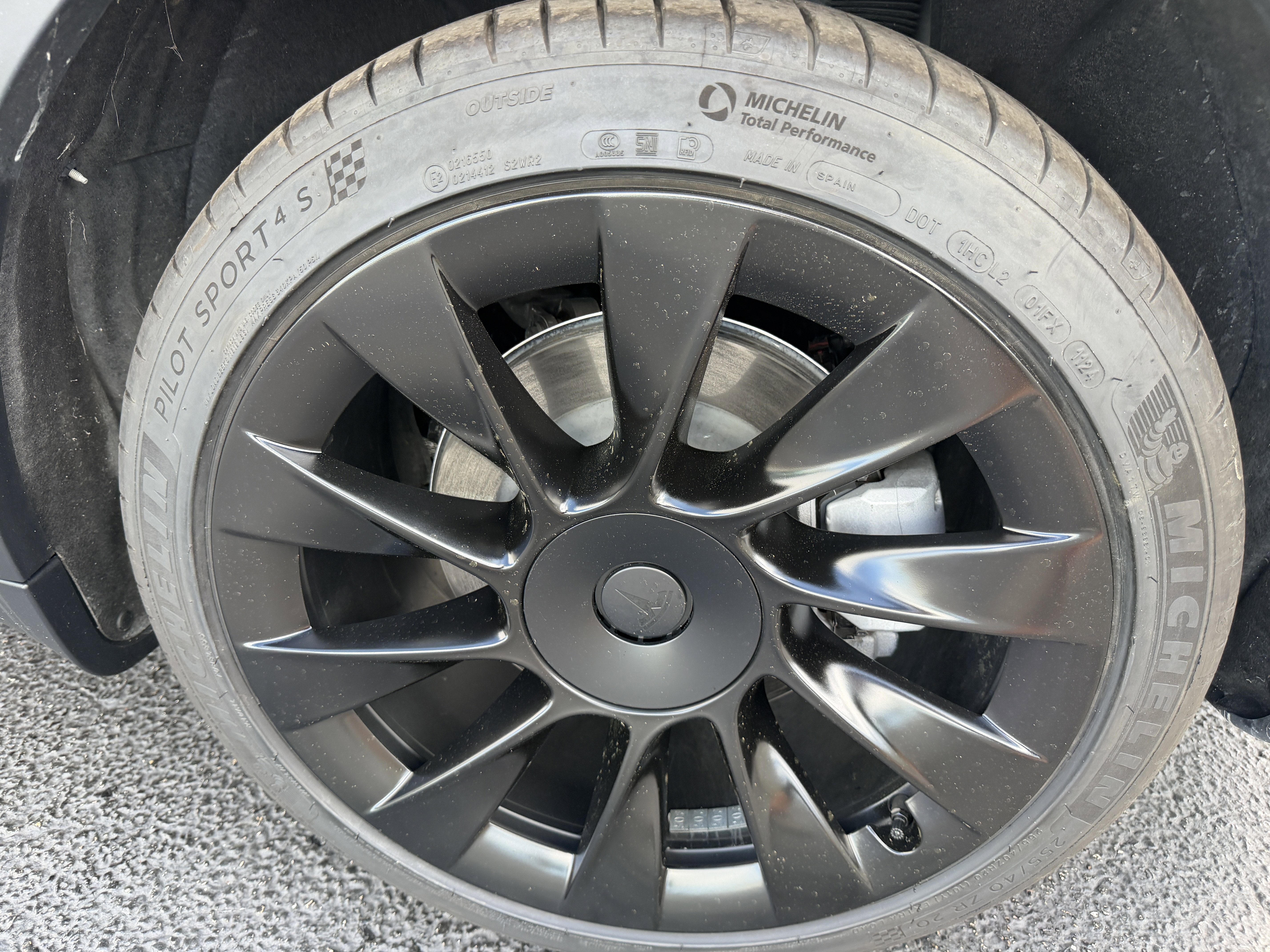 Used 2022 Tesla Model Y Long Range image 9