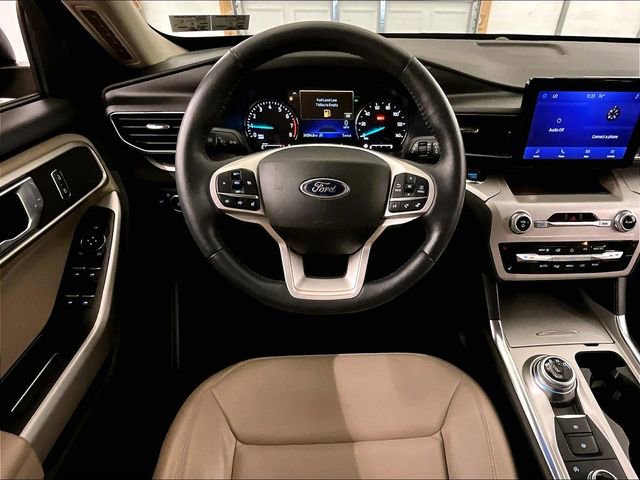 Used 2023 Ford Explorer XLT w/ Equipment Group 202A AWD/4WD image 5
